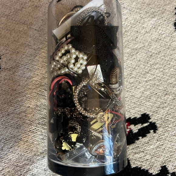 Mystery jewelry vase - Picture 3 of 3